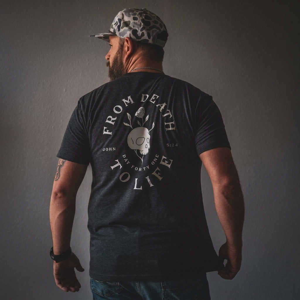 GRAPHIC TEES